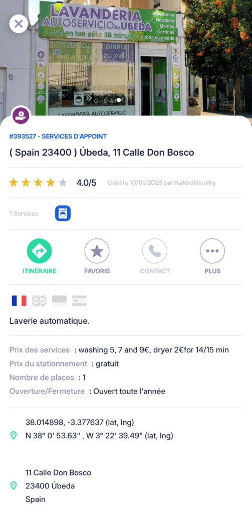 Laverie automatique en libre-service à Úbeda, en Espagne, utilisée lors d’un voyage en van pour laver et sécher le linge.